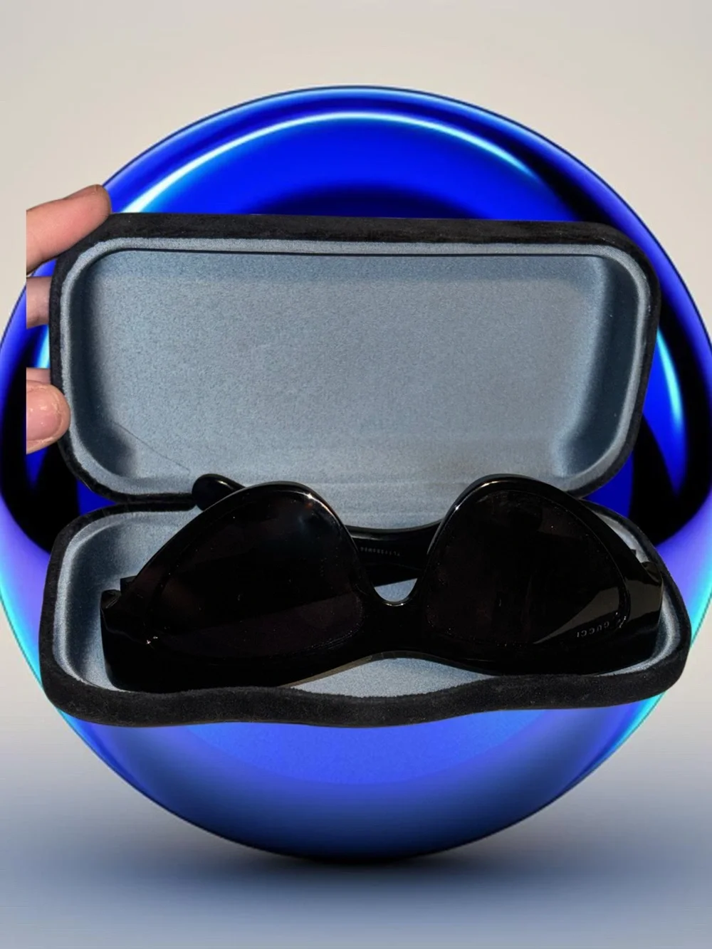 Gucci Black Cat-Eye Sunglasses with Dark Lenses